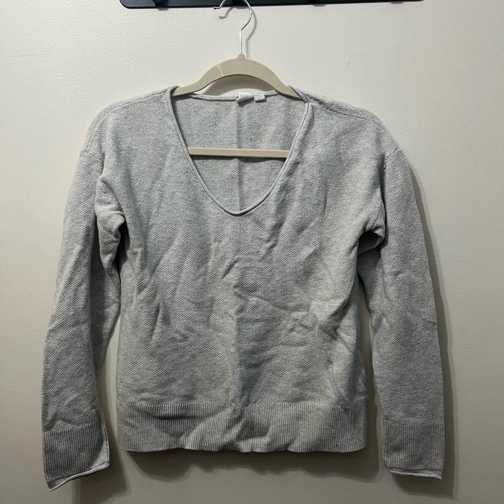 GAP Gray V-Neck Sweater for Women